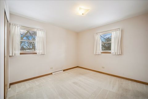 Tiny photo for 1402 W Willow Lane, Mount Prospect, IL 60056 (MLS # 12528252)