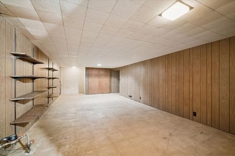 Tiny photo for 1402 W Willow Lane, Mount Prospect, IL 60056 (MLS # 12528252)