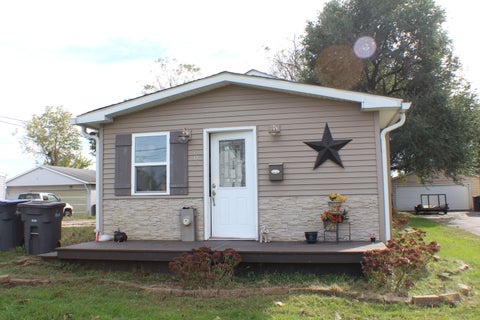 Photo of 602 3rd Avenue W, Milan, IL 61264 (MLS # 12789272)