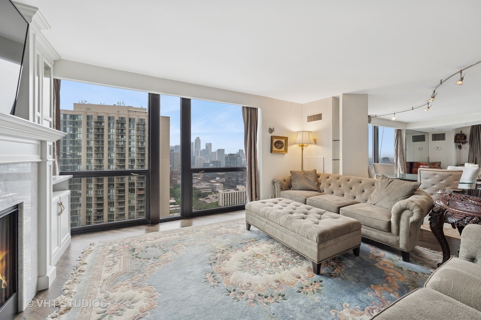 1122 N CLARK Street 3301-10