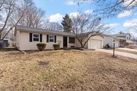 Photo of 1904 Scottsdale Drive, Champaign, IL 61821 (MLS # 12543202)