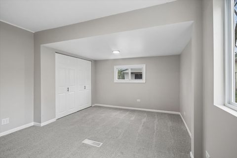 Tiny photo for 972 Osage Court, Carpentersville, IL 60110 (MLS # 12628352)