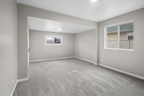 Tiny photo for 972 Osage Court, Carpentersville, IL 60110 (MLS # 12628352)