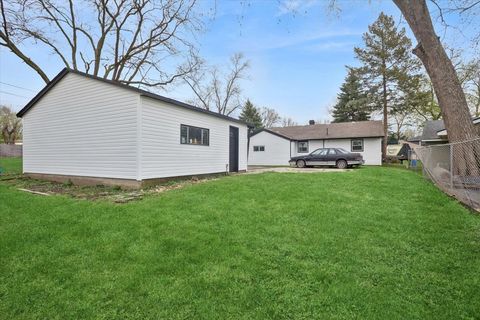 Tiny photo for 972 Osage Court, Carpentersville, IL 60110 (MLS # 12628352)