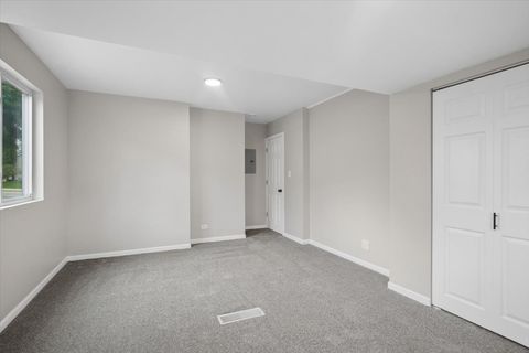 Tiny photo for 972 Osage Court, Carpentersville, IL 60110 (MLS # 12628352)