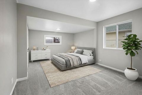Tiny photo for 972 Osage Court, Carpentersville, IL 60110 (MLS # 12628352)