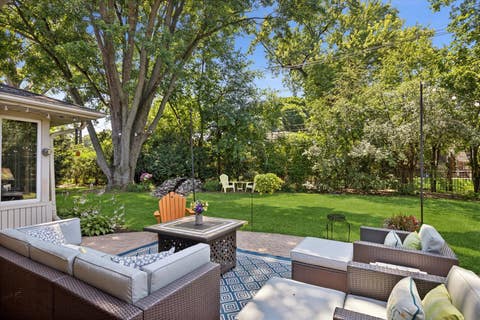 Tiny photo for 404 S See Gwun Avenue, Mount Prospect, IL 60056 (MLS # 12713688)