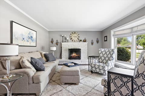 Tiny photo for 404 S See Gwun Avenue, Mount Prospect, IL 60056 (MLS # 12713688)