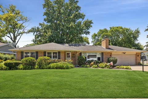 Photo of 404 S See Gwun Avenue, Mount Prospect, IL 60056 (MLS # 12713688)