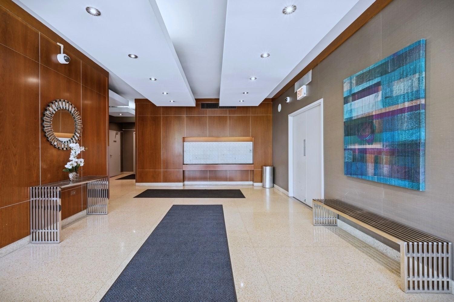 450 W Briar Place 13C