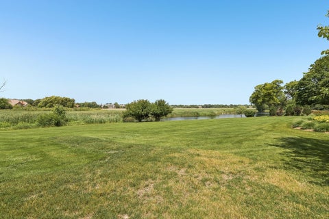Tiny photo for 1960 Abbotsford Drive, Inverness, IL 60010 (MLS # 12687309)