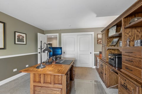 Tiny photo for 1960 Abbotsford Drive, Inverness, IL 60010 (MLS # 12687309)