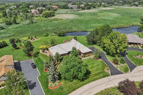 Tiny photo for 1960 Abbotsford Drive, Inverness, IL 60010 (MLS # 12687309)