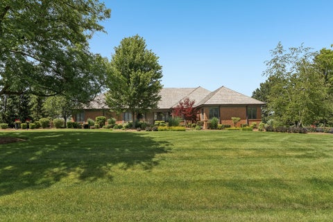Photo of 1960 Abbotsford Drive, Inverness, IL 60010 (MLS # 12687309)