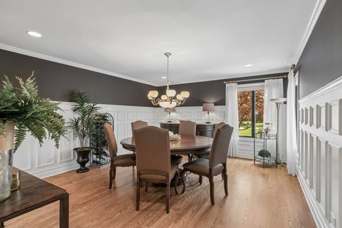 Tiny photo for 1960 Abbotsford Drive, Inverness, IL 60010 (MLS # 12687309)