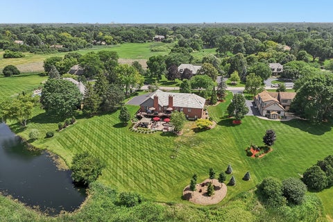 Tiny photo for 1960 Abbotsford Drive, Inverness, IL 60010 (MLS # 12687309)