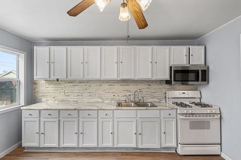 Tiny photo for 171 S Blaine Avenue, Bradley, IL 60915 (MLS # 12523951)