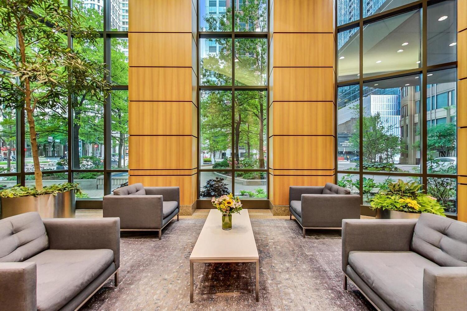 400 N La Salle Drive 4208