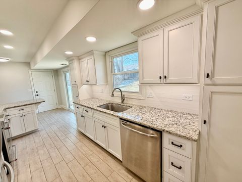 Tiny photo for 455 Kensington Court, Naperville, IL 60563 (MLS # 12598203)