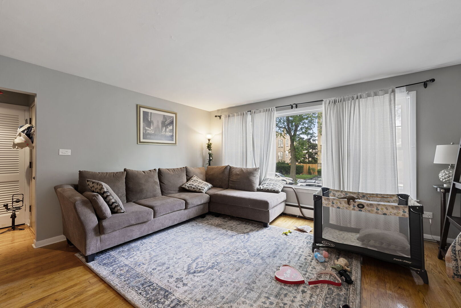 5706 N Saint Louis Avenue