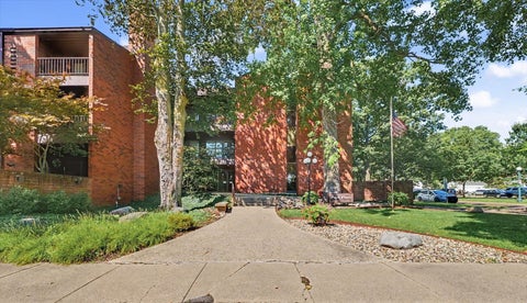 Photo of 107 N Elm Street #205, Champaign, IL 61820 (MLS # 12735077)