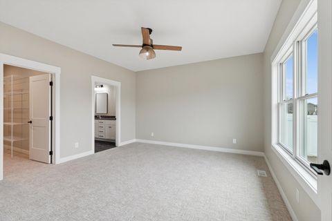 Tiny photo for 4618 W 12th Street, Davenport, IA 52804 (MLS # 12575074)