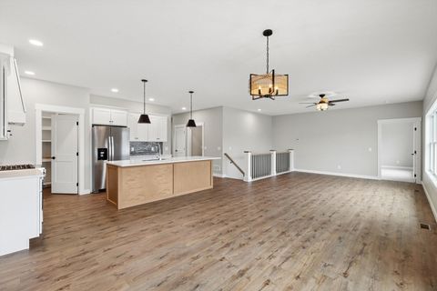 Tiny photo for 4618 W 12th Street, Davenport, IA 52804 (MLS # 12575074)