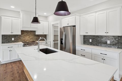 Tiny photo for 4618 W 12th Street, Davenport, IA 52804 (MLS # 12575074)