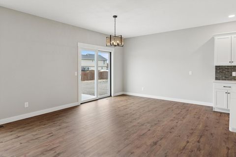 Tiny photo for 4618 W 12th Street, Davenport, IA 52804 (MLS # 12575074)