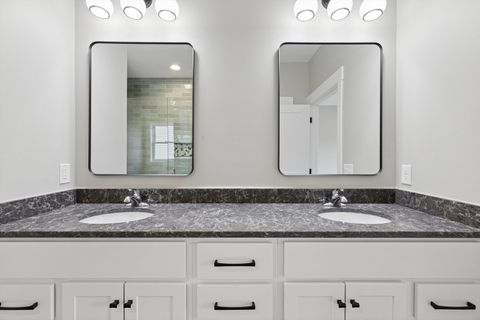 Tiny photo for 4618 W 12th Street, Davenport, IA 52804 (MLS # 12575074)