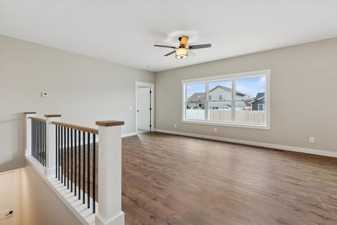 Tiny photo for 4618 W 12th Street, Davenport, IA 52804 (MLS # 12575074)