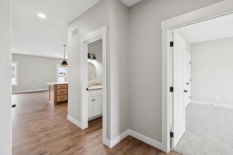 Tiny photo for 4618 W 12th Street, Davenport, IA 52804 (MLS # 12575074)