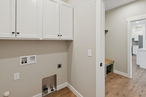 Tiny photo for 4618 W 12th Street, Davenport, IA 52804 (MLS # 12575074)