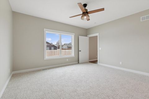 Tiny photo for 4618 W 12th Street, Davenport, IA 52804 (MLS # 12575074)