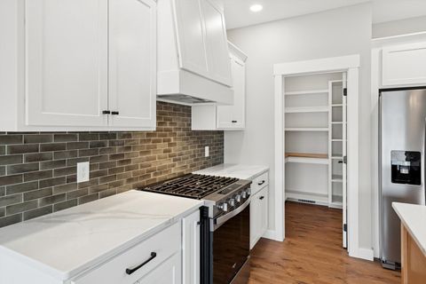 Tiny photo for 4618 W 12th Street, Davenport, IA 52804 (MLS # 12575074)