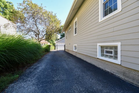 Tiny photo for 805 N Dunton Avenue, Arlington Heights, IL 60004 (MLS # 12768272)