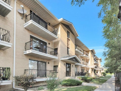 Photo of 9649 S Harlem Avenue #2C, Chicago Ridge, IL 60415 (MLS # 12754283)