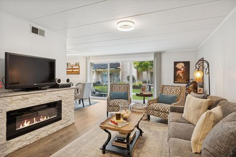 Tiny photo for 10364 Parkside Avenue #C1, Oak Lawn, IL 60453 (MLS # 12508050)