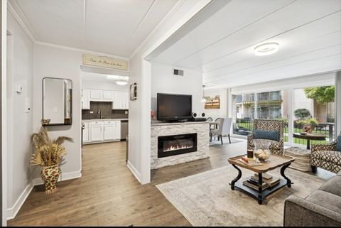 Tiny photo for 10364 Parkside Avenue #C1, Oak Lawn, IL 60453 (MLS # 12508050)