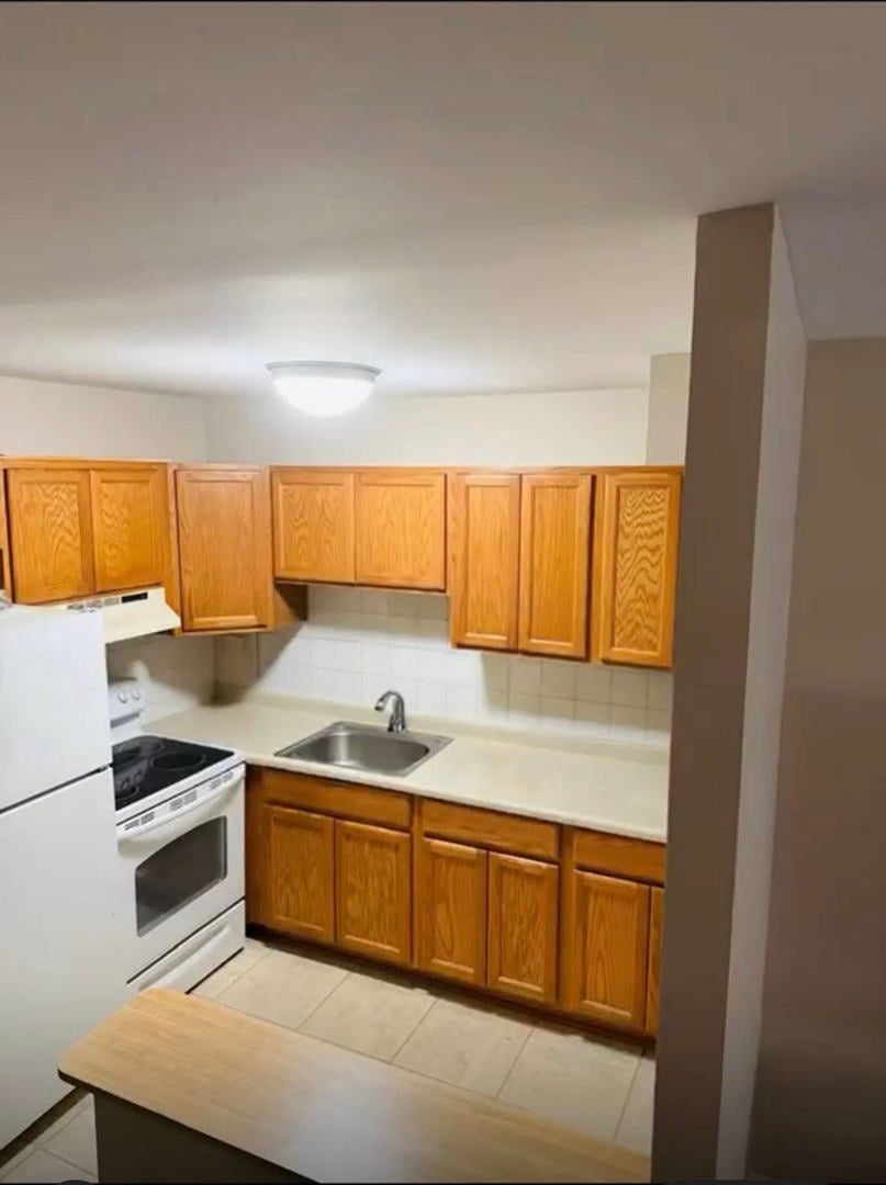 2404 Algonquin Road 5