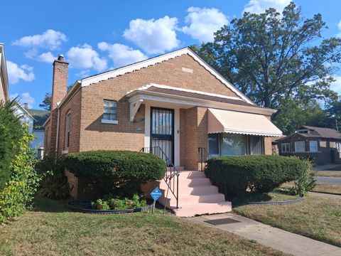 Tiny photo for 10557 S Racine Avenue, Chicago, IL 60643 (MLS # 12488984)
