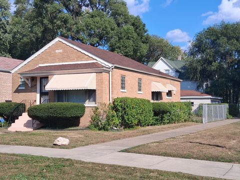 Tiny photo for 10557 S Racine Avenue, Chicago, IL 60643 (MLS # 12488984)