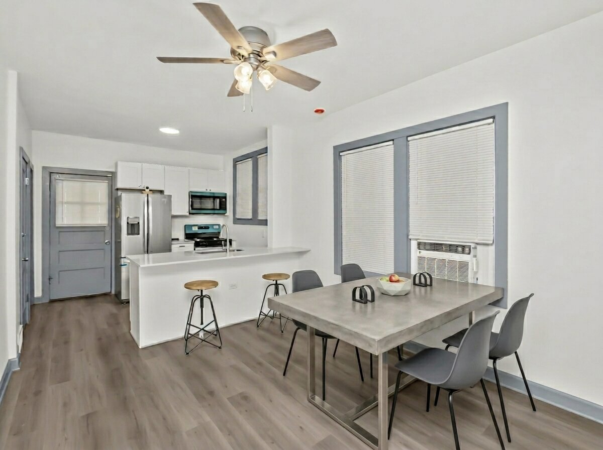 7337 S University Avenue