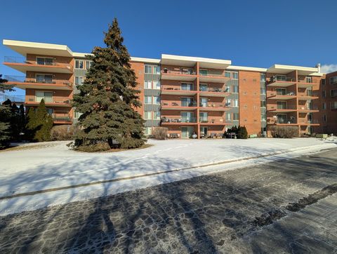 Tiny photo for 18 E Old Willow Road #425N, Prospect Heights, IL 60070 (MLS # 12549231)