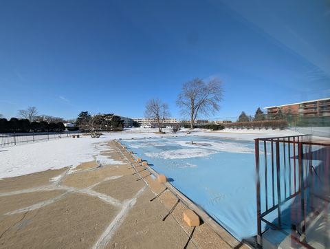 Tiny photo for 18 E Old Willow Road #425N, Prospect Heights, IL 60070 (MLS # 12549231)