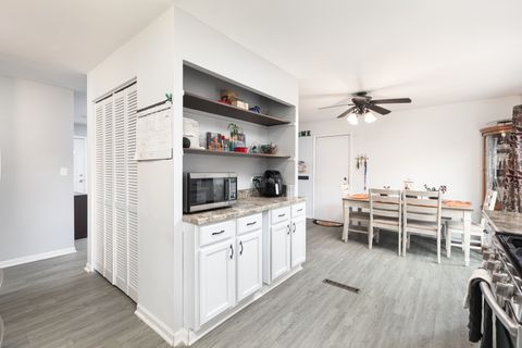 Tiny photo for 121 E Briarwood Drive, Streamwood, IL 60107 (MLS # 12477962)