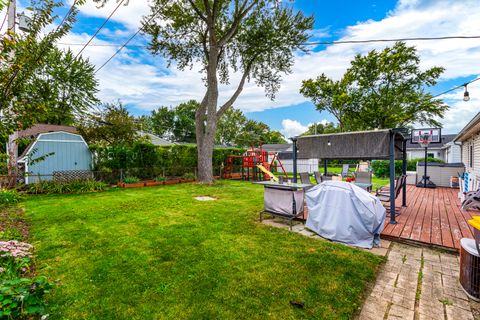 Tiny photo for 121 E Briarwood Drive, Streamwood, IL 60107 (MLS # 12477962)