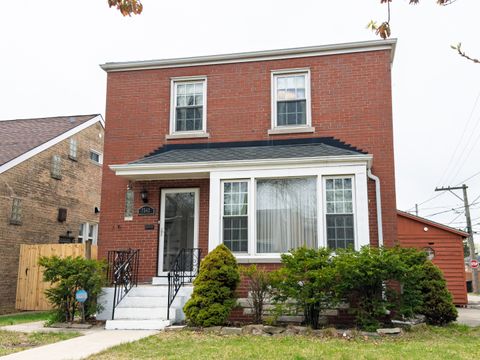 7542 N Rockwell Street Chicago IL 60645