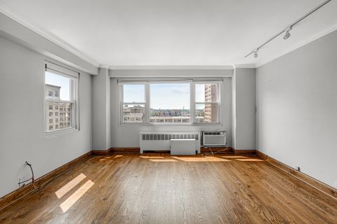 Tiny photo for 2909 N Sheridan Road #1105, Chicago, IL 60657 (MLS # 12454567)