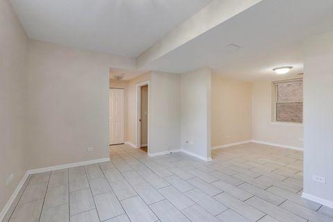 Tiny photo for 46 6th Avenue #GJ, La Grange, IL 60525 (MLS # 12541344)